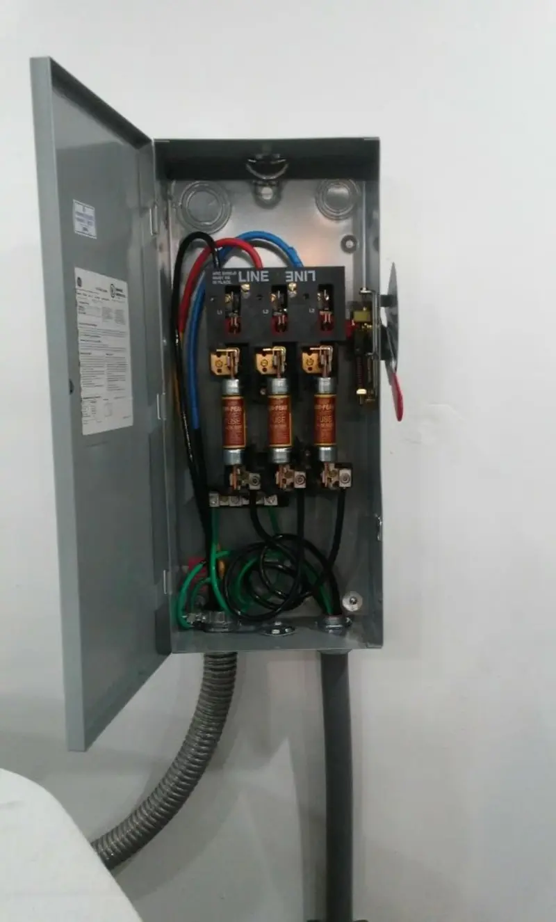 Three-phase disconnect switch installed for Smoke Detector Installation in Dolton